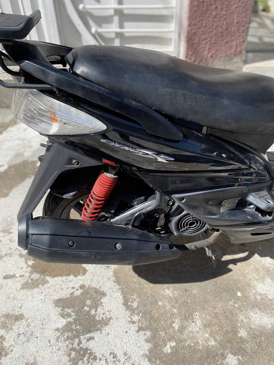 سكنس فحل ياباني نوزل خطين
الدراجة كامله نكره سلف بكل وقت 
المحرك نظيف لا تبخير ولا تنقيص 
عارضها ب٦٠٠ الف المكان العطيفية قرب جامع براثا
***********
