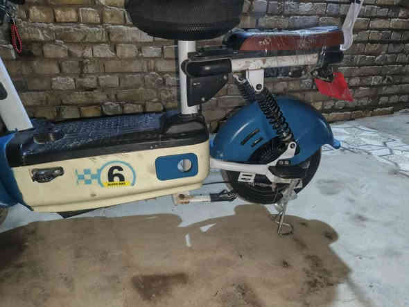 سلام عليكم دراجة شحن للبيع حجم 14 بطاريات 4 مكان ميسان  الرقم ***********
