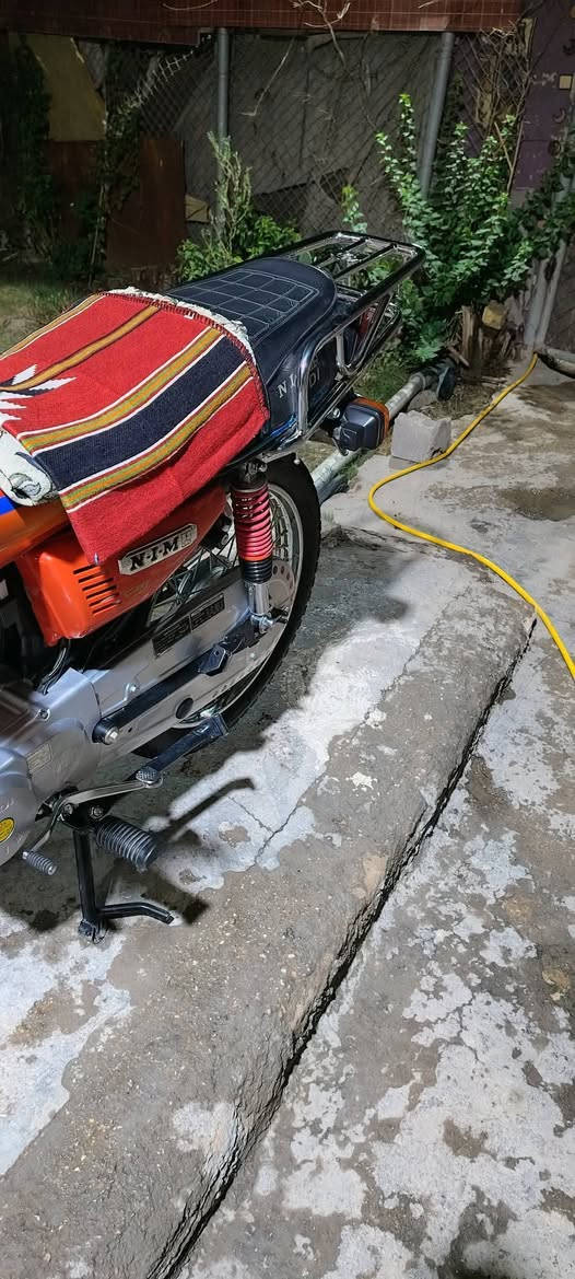 السلام عليكم 
دراجه نامه امتياز لصلي شبه شلامجه
دراجه مكفوله نقصه بس اكلوبات اشاير فقط 
أوراق سكنر
موديل 2025
السعر650 قفل 
مكاني حله قرب شريفه بنت الحسن 
الهاتف *********** واتساب
