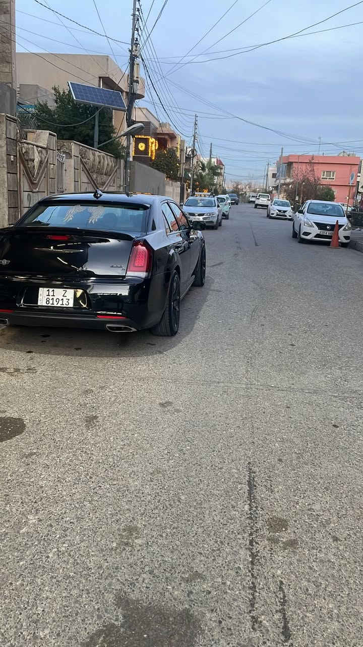اوباما 300 امريكي فور ويل دخول جديد 🦅
* الموديل 2023 اصل الأصدار الأخير رقم بغداد بأسمي
 * عداد المسافه 27 ميل 
* اللون اسود 
* حجم المحرك 3600
* نقطه عمياء 
* حساسات اماميه 
* ويل قياس 20 انج 
* حساسات خلفيه 
* شاشه كبيره مع نظام ملاحة نفكيشن GPS
* مقاعد اماميه كهرباء عدد 2
* مقاعد اماميه تدفئة 
* تشغيل عن بعد 
* كامرة خلفيه دواره بلاد 
* دخول ذكي 
* انارة ترحيب ابواب 
* بصمة ابواب + صندوق 
* كشنات جلد اسود 
( الحادث / صفحة الصدر تبديل بابين شركه لون اصل +صبغ جاملغ خلفي ونص التكمه ) يوجد سونار جديد + صور الحادث  
العنوان // بغداد الغدير ***********
