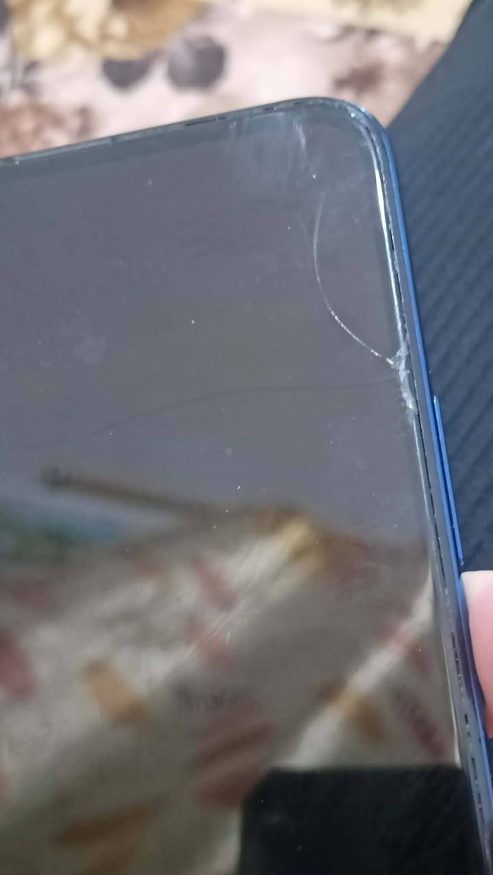 السلام عليكم 
جهاز Y9(برايم) 
الجهاز مثل ما موضح بل صور
جهاز نضيف
للبيع ادفع سعر عجبني ابيع 
المو شراي لا يعلق


**إذا كنت صاحب هذا الإعلان وتريد حذفه لأي سبب، رجاءا أرسل رسالة إلى الدعم الفني**