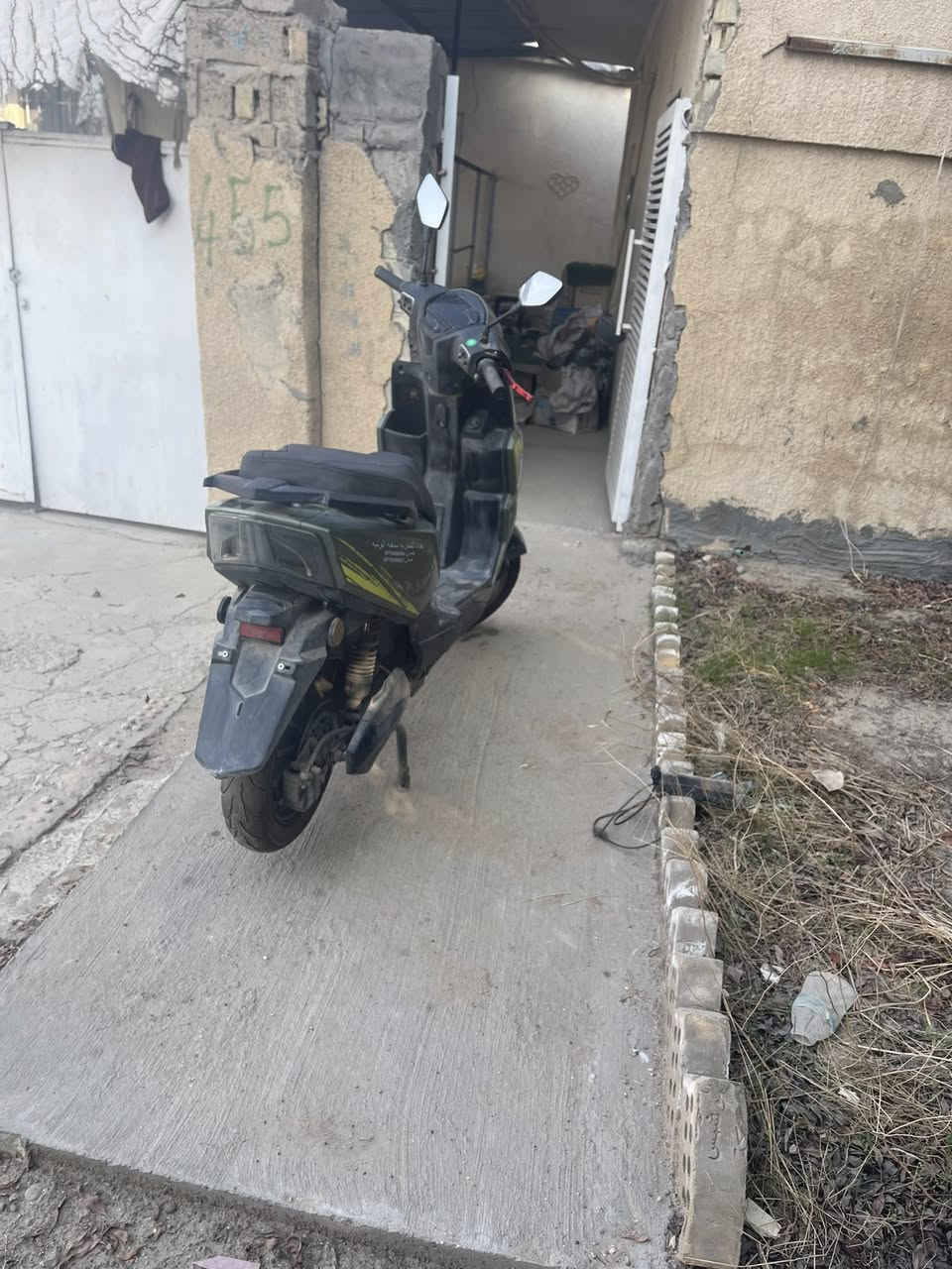 السلام عليكم
دراجة سكنس شحن اخت الجديدة استعمال اقل سنه نقص فقط بطاريات سعر 600,000 الف وبيها مجال للطيبين 
عنوان الدوره قرب مطحنه الدوره او مجمع النخيل
***********
