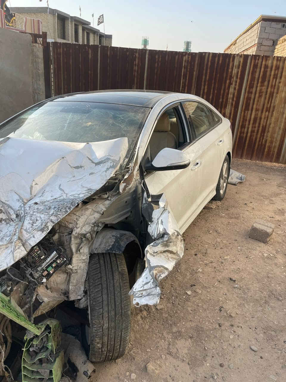 سلام عليكم سوناتا 18 للبيع
السيارة فول مواصفات عدا البصمة 
 بانوراما 
رادار جانبي امامي خلفي 
شاشة بلادي 
كشن كهربائي 
تبريد قطعتين 
مري شفط 
فول تحكمات 
تحديد مسار 
مانع انزلاق 
السيارة حادثها اللي بالصور 
السعر 115 وبيها مجال 

مكلف بالنشر رقم صاحب السياره 👇🏻 
***********
