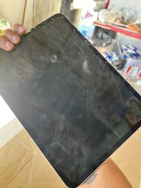 آيباد M4 • شاشة ناقصة • بطارية ١٠٠٪