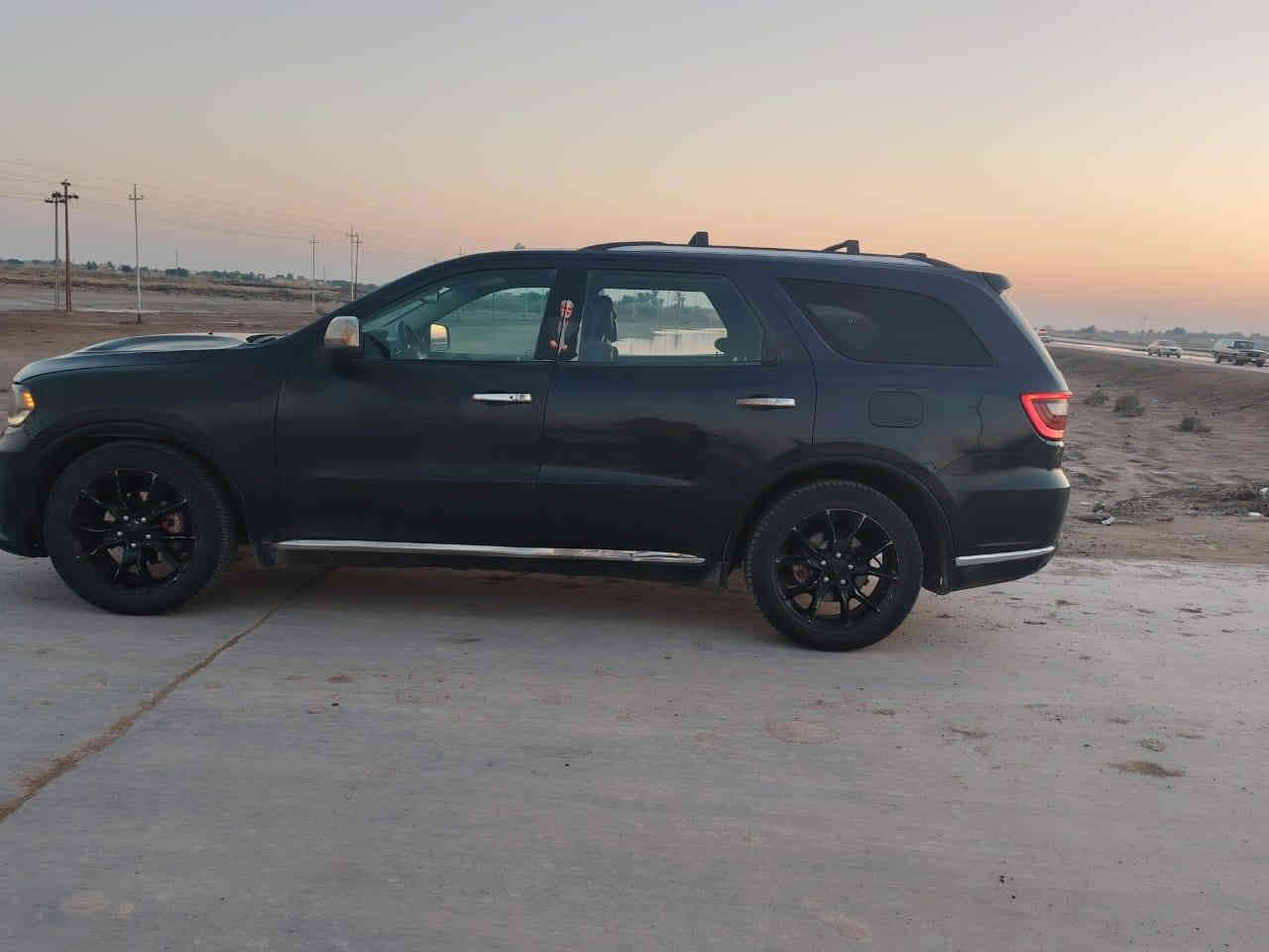 دوج دورنكو2018اس اكس تي السيارة حادث جاملغين وبنيد فقط
رقم  ذي قار  تحويل مباشر مشروع وطني 
#المواصفات 
1- محرك  6 سلندر 3600 بخاصية توفير الوقود ECO 
2-بصمه
3- حساسات خلفية  توقف ذاتي
4- لايت ١٠٠واط اصلي مع حاجب LED . بچم زنون كامل
5-  مع تحرك المرايات الجانبية عند الرجوع الى الخلف حسب التحكم
6- ويل كب حجم20.
7- تحكم ستيرن كامل امامي وخلفي 
8- شاشة دشبول لمس كبيرة  متكاملة الايعازات . وشاشة ٧ انج معلوملت السيارة والعطلات والرسائل...
9- نظام AUX + Bluetooth . نظام ملاحة GBS+ ذاكرة ميموري كارد موضعي + USB 
10- مانع تزحلق (انزلاق) .
11- تبريد ٤ قطع اكثر من 10 منافذ
12- الكشنات  جلد  منفصلvip)6)راكب   تبريد و تدفئة و تهوية 
13- كاميرا خلفية دوارة HD 
14-إظهار ضغط الهواء في الاطارات. ومعلومات السيارة الكترونيا مثل كمية دهن محرك و درجة حرارة المحرك والكير والزيت وضغط الزيت الكتروني .
16-نضام القيادة (sport)
17-نضام ملاحة
18-النقطة العمياء
مكان السياره ذي قار قضاء النصر
***********
170وبيها مجال بسيط
