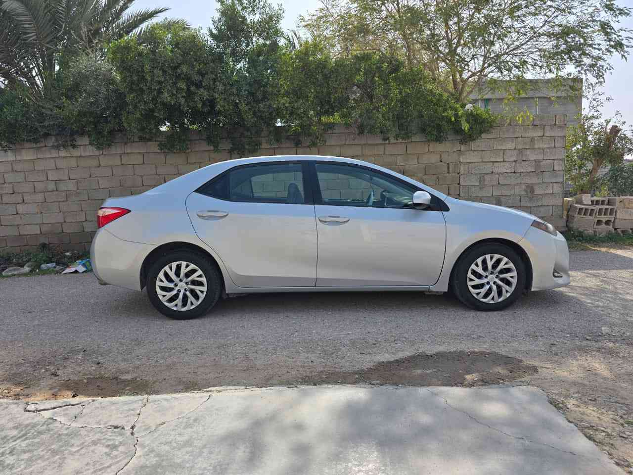 السلام عليكم
للبيع كورلا 2017 وارد امريكي كلين بدون ضربة وصبغ بجم كبس مكفول مواصفات LE معروف تحكمات ستيرن شاشة كبير مثبت سرعة تحديد مسار رادار امامي كير ومحرك مامفتوح بشرط ماشية 235 ميل رقم وسنوية جديد رقم سليمانية بسمي 
العنوان :ديالى-سد حمرين
الرقم : ‭0770 502 9201‬
