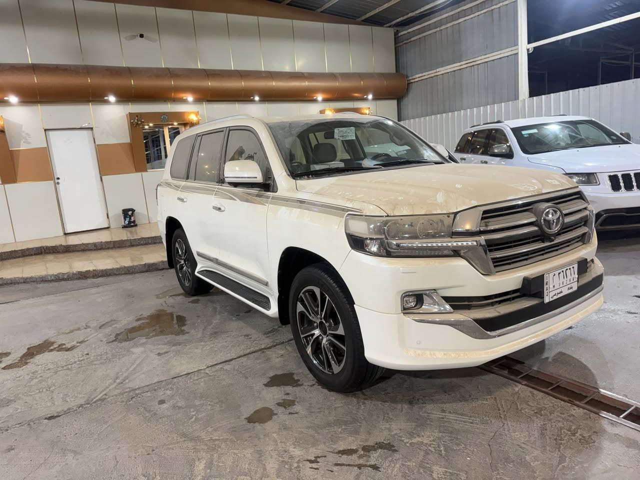 للبيع لاندكروز 2020 ماشيه 17 الف شرط الفحص بريم اصل ***********
