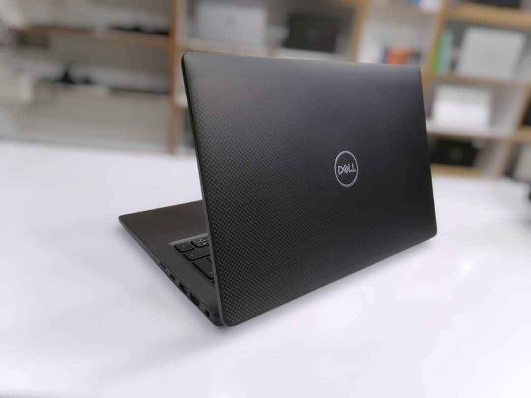 لابتوب Dell 7520 سلم خفيف الوزن شكل جدا أنيق معالج قوي من الجيل الحادي عشر 
مناسب للدراسة و التصفح والاعمال المكتبية وبرامج الأمن السيبراني والهندسة وغيرها من البرامج 
. 
السعر ( ٢٥٠ الف_عراقي ) 
.
النظافة شرط اخو الجديد وعل الفحص وين متريد 
……………………
 المعالج Core i5-11th جيل الحادي عشر 
 ذاكرة الوصول العشوائي (الرام) 16GB 
 التخزين( الهارد) 256GB SSD 
كارت شاشة انتل داخلي  4GB 
 مقاس الشاشة 14 انج 
 كيبورد  عربي انكليزي 
الرام والهارد قابل للتطوير 
………………………………… بغداد, العراق


**إذا كنت صاحب هذا الإعلان وتريد حذفه لأي سبب، رجاءا أرسل رسالة إلى الدعم الفني**