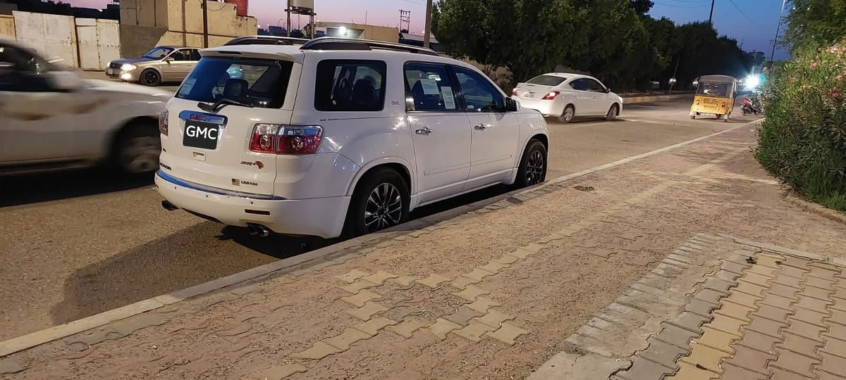 GMC
2010
جمسي اكاديا موديل 2010 وارد كندي مكفول فقط تكحيلات قليله واضحه بسونار فتحه شاشه كامره حساسات تشغيل عن بعد كمبريسر بي صوت حداديه ٦٠بالميه الامامي الخلفي جديد باتري تخم تاير جديد 
مكان سياره ميسان العماره مركز المدينه 
للأستفسار 
***********
