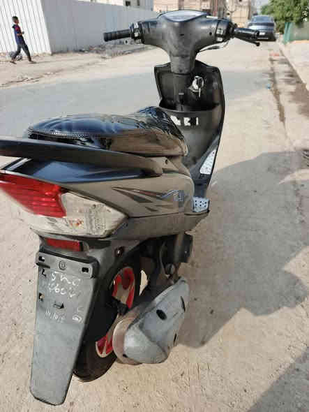 السلام عليكم ماكس عدله للبيع دراجه جديده كلها ابلاديه شلعه ومعدل اوراق منفيز بيها السعر 700 وبيها مجال قليل مكاني بغداد شهداء السيديه ***********
