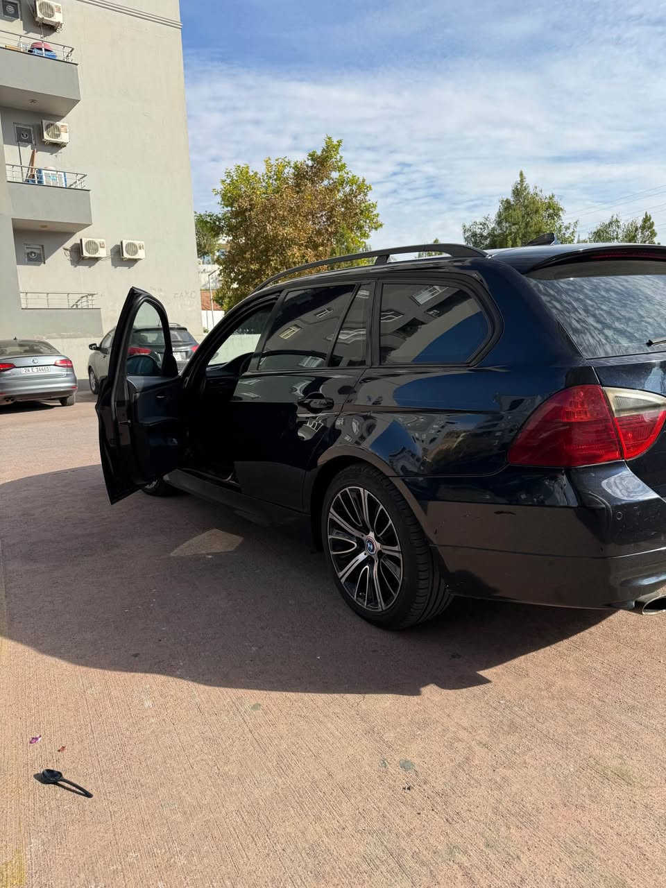 السلام عليكم سياره BMW E91 320d موديل 2010 منافيست أصلي شه رتي غرامه 2 قطعه صبخ  چه ملاغ بوند كلير 4 سلندر توربو ديزل گير عادي نمره 6 سياره بصمه سعر 60 قفل زاخو, دهوك


**إذا كنت صاحب هذا الإعلان وتريد حذفه لأي سبب، رجاءا أرسل رسالة إلى الدعم الفني**