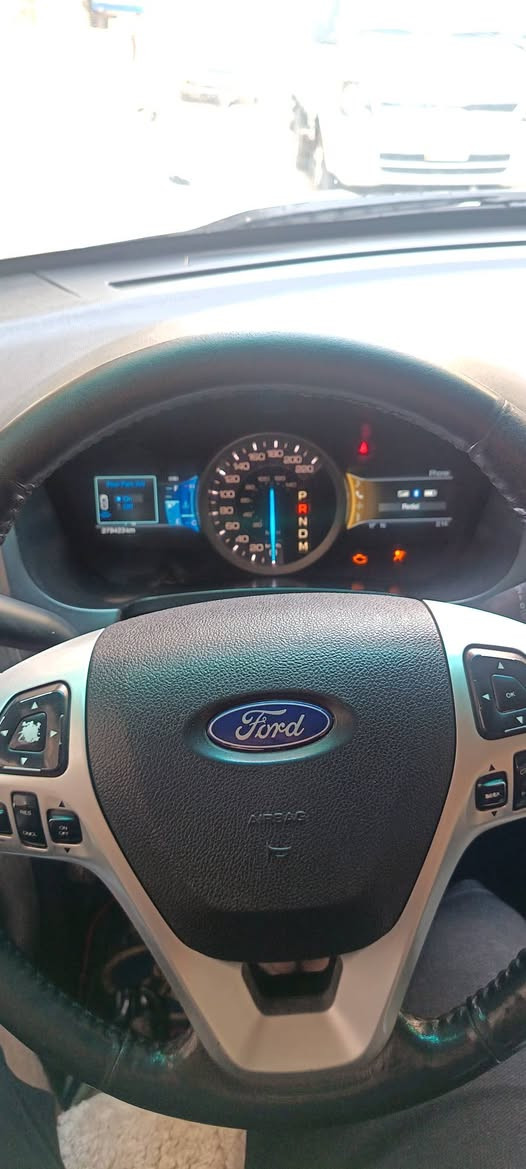 سلام عليكم فورد اكسبلور ٢٠١١ سياره جاهزه كير محرك تبريد صدر كفاله سياره مواصفات ٤ انضمه قياده تحكمات ستيرن ٧ راكب فتحه سقف كبيره وبعد بيها هواي مواصفات
رقم بغداد تحويل ثاني يوم باسمي تبريد مركزي ويه سويج  سياره بيها اربع قطع فقط ابيعلك حزام ترايك وين متريد
السعررررر 105 وببها مجال
***********
