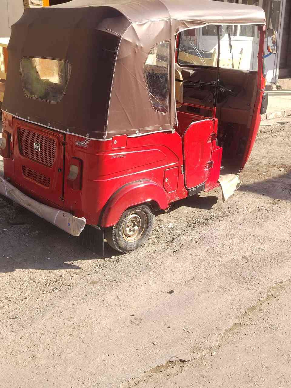 السلام عليكم تكتك باجاج احمر موديل 2022 رقم بغداد 
***********
8مليون وبيه مجال قليل
