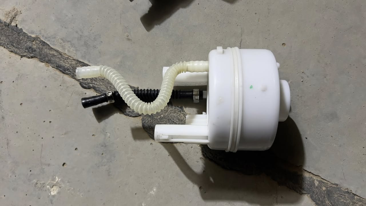 السلام عليكم 
غراض نيسان سنترا ٢٠٢٠ وفوك
١- قاعدة فيتم اصلية بيها كسر باحد الذراع والكلاص كلشي مابي السعر ٧٥ الف 
٢ - فيتبم استعمال يومين اصلي لشركة كورية السعر ٦٥ الف 
٣- ولف راجع جديد تجاري ١٠ الف استعمال قليل
٤ - فيتبم  استعمال قليل للفحص تجاري السعر  ١٥ الف 
٥- جوزة وفيشة جديد مال كصة  ٢٥ الف 
٦- مسطرة نوزلات مال كصة جديد ٤٥ الف 
٧ - حاضن نوزلات اصلي مال كصة اسفنج ٧ الف 
٨ - حاضن مسطرة نوزلات حديد اصلي مال كصة ٢٠ الف 
٩- حساس + طوافة تجاري ١٠ الف 
١٠ - فيش نوزلات اصلي مال كصة عدد ٤   ٢٥ الف


**إذا كنت صاحب هذا الإعلان وتريد حذفه لأي سبب، رجاءا أرسل رسالة إلى الدعم الفني**