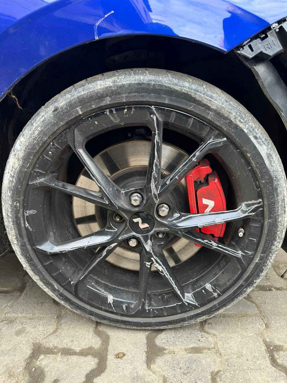 السلام عليكم زوج ويل النترا ان قياس ١٩ هوة وتايرة كلش جديد سعر التك ٢٢٥ الف قفل  متواجد فقط واتساب 
رقمي ***********
