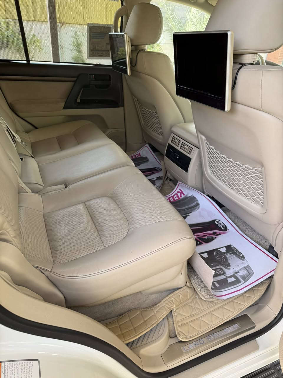 السلام عليكم
للبيع لاندكروز موديل 2019 ساز اصل  مكفول كفاله عامه  من صبغ وتبديل والفتح السياره جديدة بمعنى كلمة اللون ابيض صدفي رقم اربيل بسمي تريد تحويل تريد وكاله
محرك 4000
V6
فول موصفات 1/1
بصمه تشغيل 
5 بصمه أبواب لمس 
تشغيل عن بعد 
فتحه سلايت
كشنات ثنين كهرباء 
كشنات جلد 
8ايرباك 
زراكات 
مري شفط 
شاشات خلفيه
مطفايه حريق 
جنطه شفط 
عداد لكزز 
ثلاث قطع تبريد 
حساس امامي 
حساس خلفي  
وباقي موصفات الساز  معروفه 
ماشيه 67 ألف حقيقي 
سعر السياره 50500 يعني 5شدات 5  ورقه 
الاستفسار اتصل على الرقم

‭***********

مكان بابل
اني مكلف بالنشر
