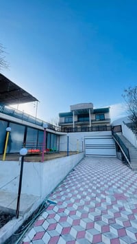 🏡 منزل للإيجار  ✅ طابقين ✅ 3 غرف نوم ✅ صالة كبيرة ✅ مطبخ ✅ طاولة بليار...