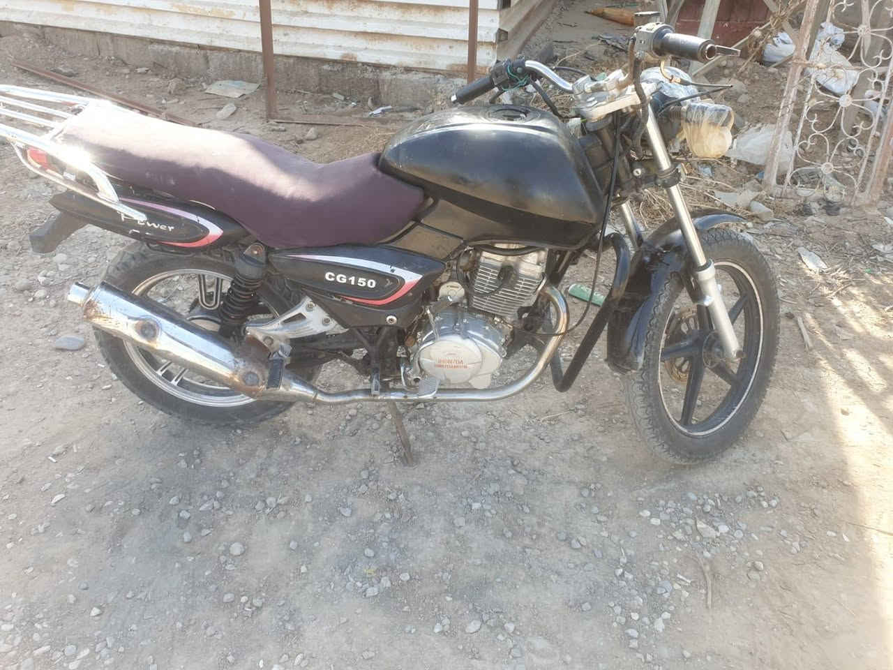 دراجه جوندا للبيع اوراق ضايعه يعني كلك محرك 200cc لا تنقيص لا تبخير
سعر 350 وبيها مجال قليل 
***********0الخاص مفتوح
