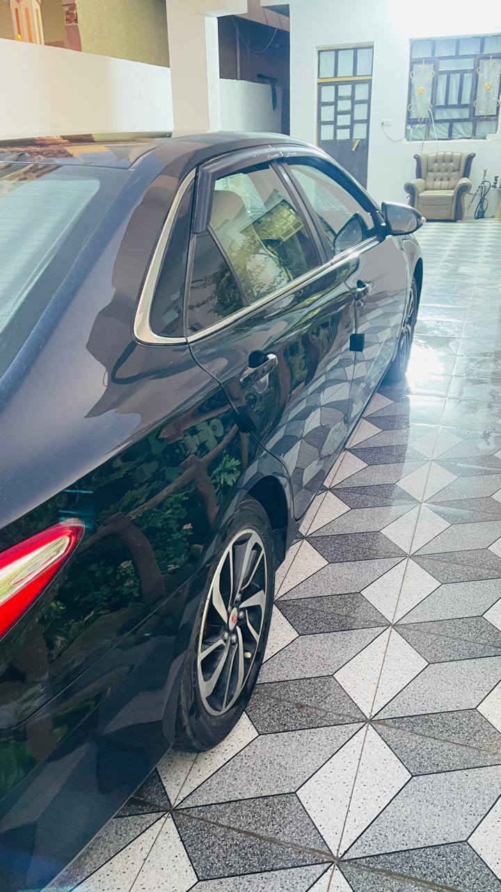 كامري موديل 2017 محرك كير تبريد مكفول سنوية جديده رقم بغداد مميز السونار موجود داخل المنشور السياره صدر وتخم تاير كله جديد منظومه تبريد جديد منظومه زنون  واحد على واحد فئة LE داخل لونينن
‏‪*********** مكان السياره فلوجه 
السعر 138 وبيه مجال
