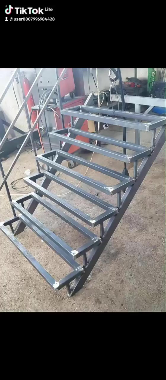 حداد متنقل
اسعار مناسبه لعمل الكرفانات  
وعمل بيوت والكرفانات الموقعي والمزارع
والسقايف بانواعها
وعمل المخازن للبيوت والمحلات 
حسب طلبك سندويج عادي ضد الحريق 
عملنه يشمل الابواب الشبابيك 
اسعار تنافسيه سعر غير الي بالسوك  
ان شاء الله تعجبكم  *********** كافت مناطق بغداد تصليح داخل بيوت
