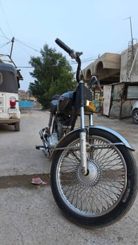 دراجه تايكر 21  خير من الله بس بيهه خيط تبخير السعر 325 وبيهه مجال للط...