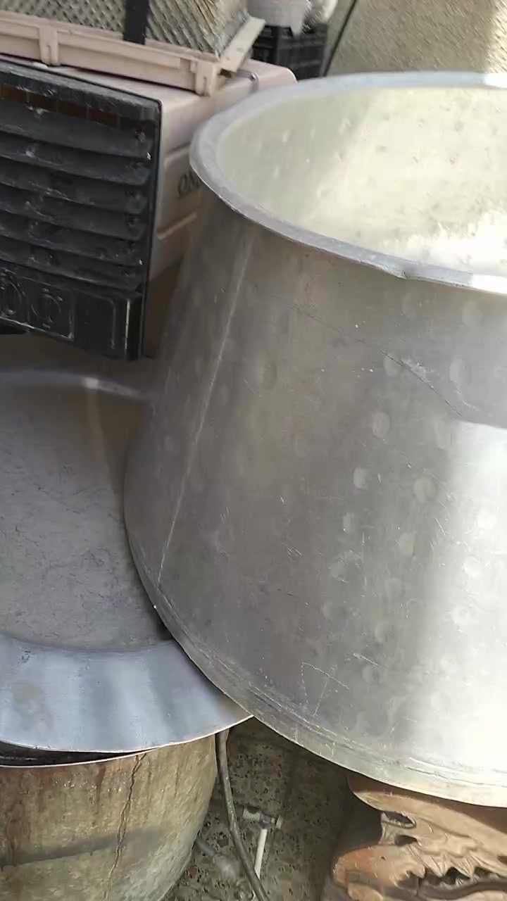 السلام عليكم عندي هذا الگدر للبيع ثگيل كلش استعمال قليل السعر 225


**إذا كنت صاحب هذا الإعلان وتريد حذفه لأي سبب، رجاءا أرسل رسالة إلى الدعم الفني**