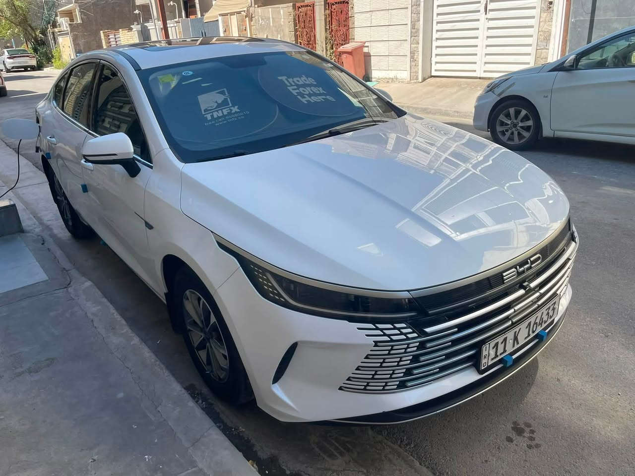 السلام عليكم
بي واي دي BYD دسترويل 
موديل 2025 فوول اعلى فئة 
مواصفات ١/١  .. 
. فتحة سقف
. لايت عدسة + LED 
جنطة كهرباء ⚡️ 
. تشغيل عن بعد 
. كير ماوس 
. شاشة قلاب 
وبعد بيها هواي مواصفات
————————————
ماشية : 4,000 
الملحقات : بصمة +كارت +الشاحنة الأصلية مالتها +كتلوكات الشركة موجودة.. 
السيارة مكفولة كفالة  عامة من الشخط والصبغ والتكحيل والبارد والتبديل . سونار مرفق 
السعـر : 21.400  وبيها مجال 
العنوان : بغداد - الكرخ 
رقم الهاتف :  ***********
