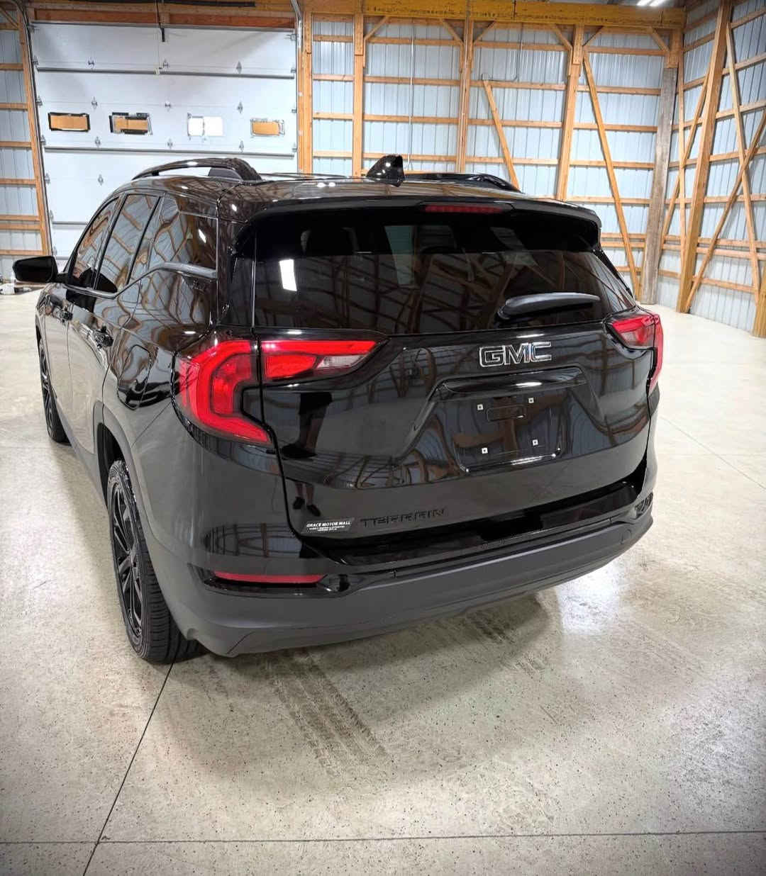 GMC Terrain  2021 SLE 🇺🇸 
• 69,000 Km
• 1.5L Turbo I4 Engine
• Front-Wheel Drive (FWD)

Features:
✅ Tinted Windows
✅ Black Alloy Wheels
✅ Heated Front Seats
✅ Power Driver Seat
✅ Bluetooth Connectivity
✅ Apple CarPlay
✅ Android Auto
✅ Remote Start

Recently Serviced:
✔️ Certified & Fully Inspected
✔️ Warranty Available
✔️ Brand-New Tires
✔️ New Front Brake Pads & Rotors
✔️ New Engine Air Filter
✔️ Fresh Engine Oil & Filter Change

Well Maintained – Ready to Drive!
Sadat city 
📲 01120870709 مركز السادات, المنوفية


**إذا كنت صاحب هذا الإعلان وتريد حذفه لأي سبب، رجاءا أرسل رسالة إلى الدعم الفني**
