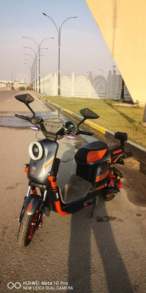 سلام عليكم دراجه شحن البيع x900 دراجه نضيفه معنه لكلمه شحنه خيرر من الله تراجه كلشي شغال بيه بلاتوث مضخم وبصمه مرايات وكفات وياه سعر 475وبيه مجال  المكان المدينه رياضيه قرب لملعب رقم ***********
