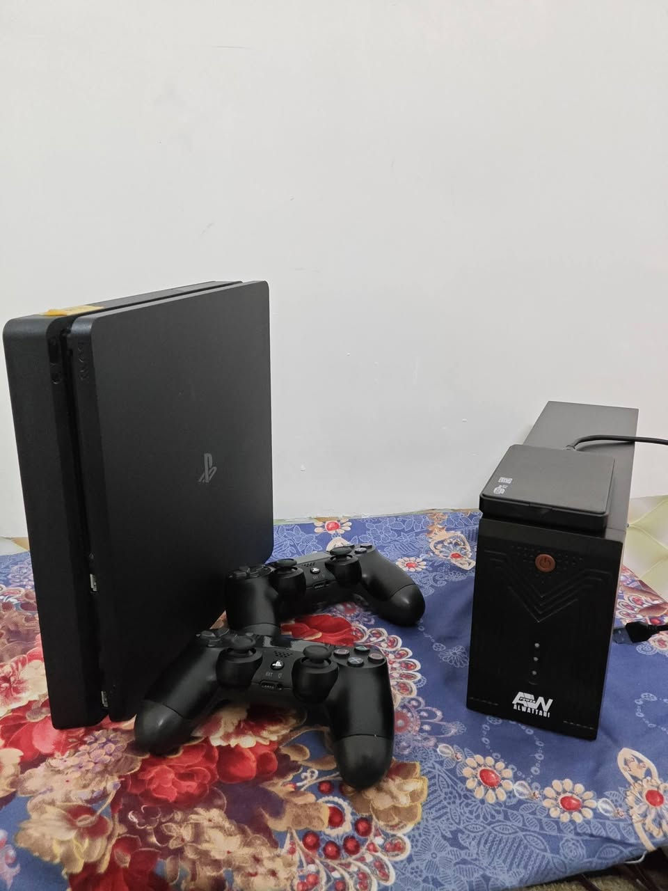 سلام عليكم 
بلي 4 سلم مهكر نظام 12 قرص
ذاكره 500GB
نظيف ممفتوح نهائيا استعمال قليل
كيبلات كامله
2 جوستك 
هارد 500GB
يو بي اس 850 
الألعاب يلي بي 
اساسن كريد فالهالا
باتلفيلد 5
بيس 26
بيس 26 نسخة عراقية 
گوست اوف تسوشيما 
GTA V معربه + مود
Mafia: Definitive Edition 
Police Sim: Patrol Officer 
Tekken 7
The Crew 2
Watch dogs 2
سعر 320
مكاني النجف
*********** واتساب
