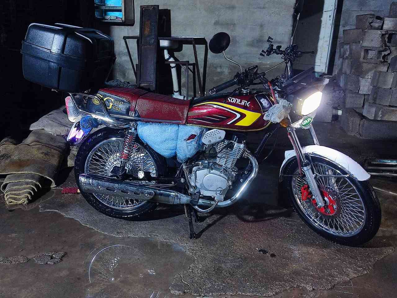 2025ماشي 1300km 
سعر ٧٠٠ شراي خابر
***********
