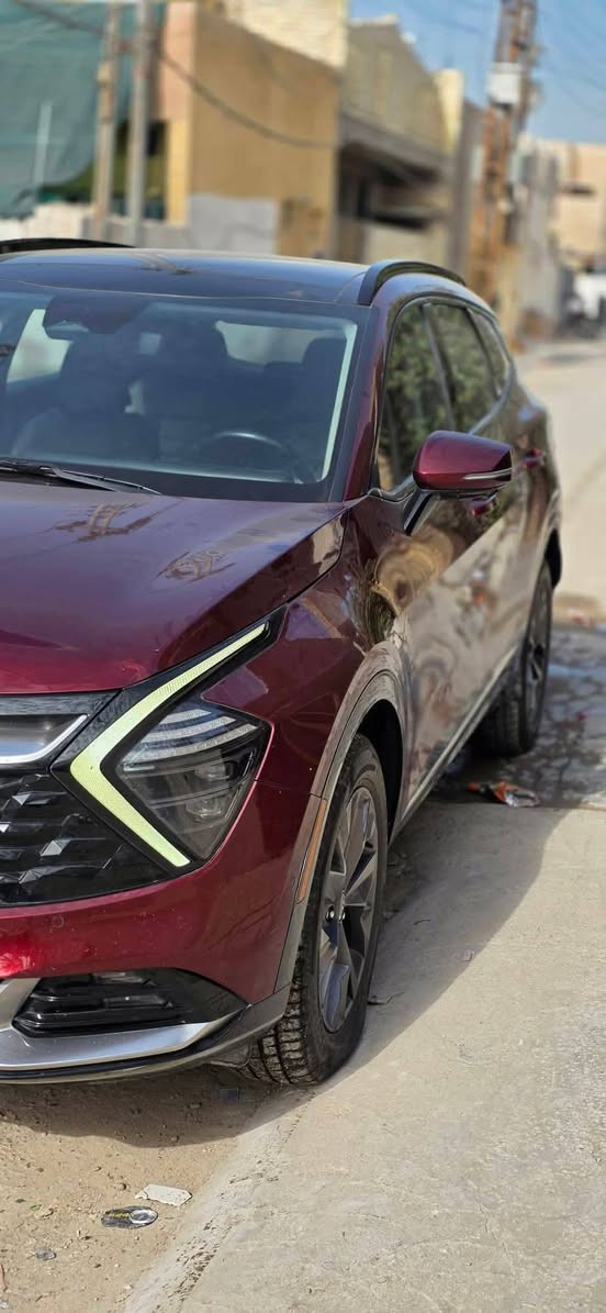 سبورتج هايبرد sx برستيج 2023
فوووووول مواصفات القفله مال سبورتج

نظام هايبرد هجين كهرباء وبنزين 

محرك 1.6 اربعه سلندر تيربو فول شلعه لان بالدوسه الكهرباء والبنزين سوه يشتغلن

بدون سلف وكمبريسر كهرباء يعني ميفصل وميسوي ثگل ع المحرك وماكو اي دوانز

(رقم مميز) بغداد وبأسمي

السياره وارد امريكي بدون ايربااااك 

حادثها صندوك الخلفي تبديل نفس اللون او بيه بارد بل جاملغ الخلفي ع كد اربع اصابع 

شررررط الفحصصص وصور الحادث مرفقه

حتى كتلوكاتها وياها

ماشيه (60 ميل)

السياره مابيها اي نقص الحمد لله

المواصفات :

1- شاشه دجتل 4 اشكال مختلفه للكيجات

2- كامره 360 درجه (4 كامرات)

3- حساسات امامي وخلفي وتوقف ذاتي

4- اهتزاز الاستيرن كتحذيررر

5- رادار تفاعلي يعني تزيد السرعه وتتوقف حسب السياره الي كدامك بدون اي تدخل منك

6- نظام الحفاظ على المسار يعني الاستيرن يفتر مع خطوط الشارع ( قياده ذاتيه ذكيه )

7- رادارات جانبيه وتحذير وتوقف عند مرور شي من خلف السياره مع تحذير اذا فتحت الباب تريد تنزل وسياره جايتك 

8- الكامرات الجانبيه مثل مموضع مع الاشاره تشتغل كبالك بالدجتل 

9- بانوراما كامله 

10- كشنات لون احمر بلاد + كهرباء + تدفئه تبريد وتدفئه الاستيرن ايضاً + كشن السائق يتقدم عن الصعود ويرجع عند النزول تلقائي 

11- تشتغل وتتقدم وترجع من الريمونت (البصمه)

12- اكبر شاشه بالاسبورتج تجي وتدعم الابل كار بلي واندرويد اوتو 

13- ماسحات جام تلقائيه + اللايت العالي تلقائي

14- الصندوك كهرباء + يفتح عند الاقتراب

15- هاند بريك كهرباء + اوتو هولد ( بريك ثابت بدوسه واحده )

16- لد اناره بالدشبول متعدد الالوان

17- ترحيب عند الاقتراب مع ترحيب داخلي

18- خزن ميموري كشن السائق 

19- شفتات كير عادي بالستيرن

20-شحن لاسلكي ( وايرليس)

21-تبريد قطعتين

22- دفع رباعي تلقائي 4*4

23- التوقف الذاتي اذا تأخرت بالبريك

24- نظام صوتي harman kardon فول نقاوه ودمام

25- وضعيات القياده ايكو وسمارت وسبورت

26- رادارات اماميه وخلفيه وجانبيه وايضاً النقطه العمياء 

مكاني بغداد الدوره رقم الهاتف ***********

متواجد اتصال وواتساب فقط

السعر 200  وبالعافيه على الياخذها والصور تحكم وبالحقيقه بعد احلى
