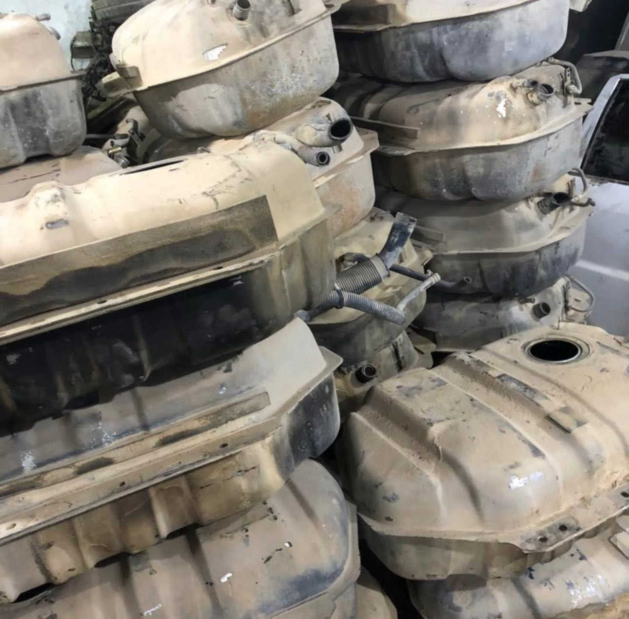 خزان وقود 
نيسان باترول -نفارا-بيكب نيسان 🇯🇵✅
موقعنا 📍:بغداد الكرادة شارع 52مال مولدات 
الاتصال ☎️:***********
(🚛🎈متوفرر توصيل لجميع انحاء العراق 🎈🚚)

#فجر_الغدير
