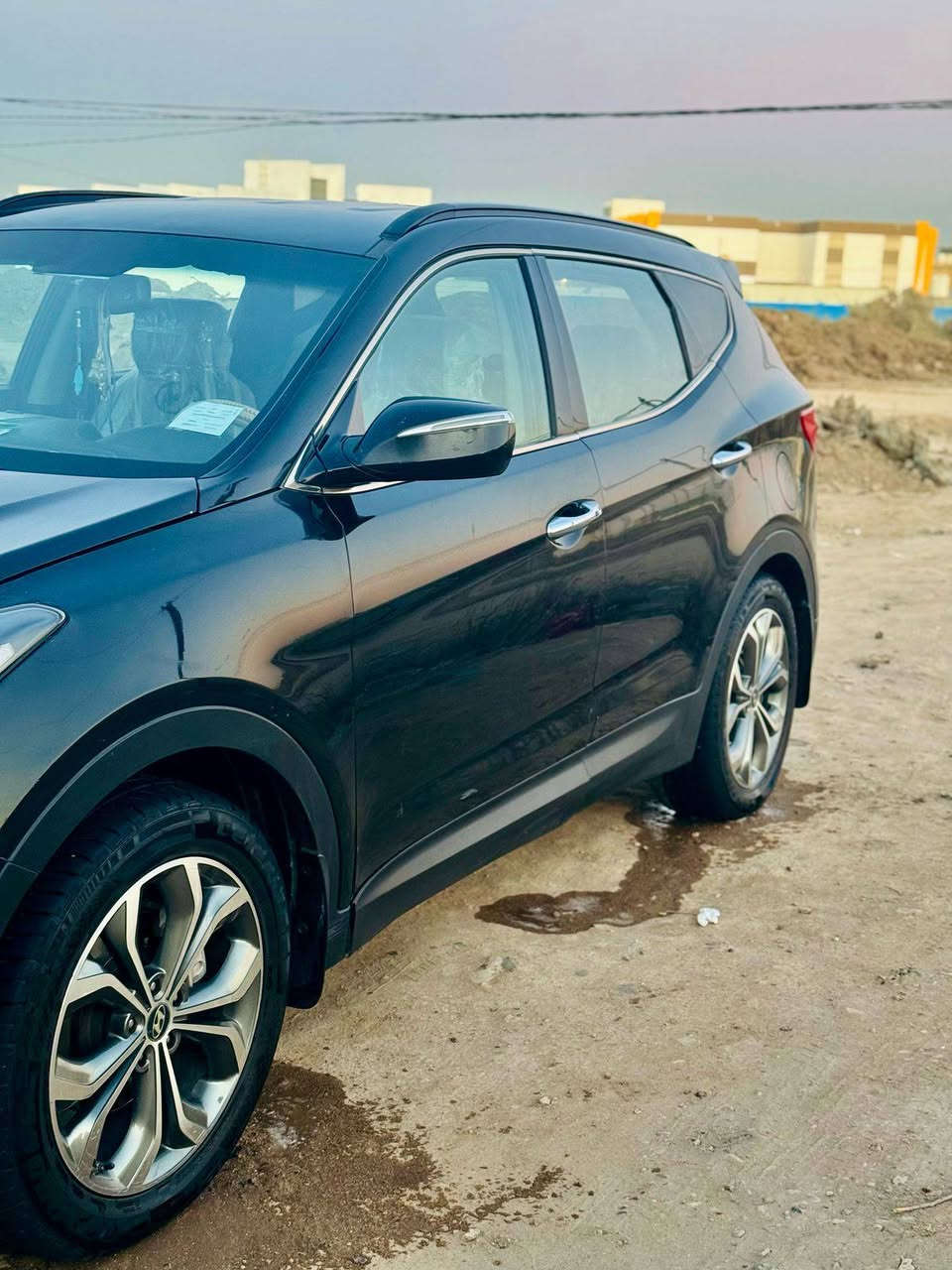 السلام عليكم ورحمة الله وبركاته
هونداي سنتافي 2013 امريكي  للبيع 
لون اسود ملكي محرك السيارة اربعه سلندر دفع رباعي 4wd
المحرك 2000T
السيارة جديده  بدون ضربة او صبغ فقط باب العبري مبدل
والباقي ليبل واحد شرط
رقم بابل مشروع وطني تحويل مباشر تبريد ثلج 
السيارة ماشية 120 الف 
فول مواصفات عدا البانوراما
بصمة
5راكب
كامرا خلفية
كشنات جلد 
كشنات كهرباء تبريد بكشنات
نظام الاوتو هولد
مانع تزحلق
2 قطع تبريد
حساس امامي خلفي 
لد امامي
ويل كب ١٩
كروس سرعة
ايكو مود
تحكم ستيرن كامل
تخم تايرات جديد
انارة ترحيب
السيارة مكفولة من كلشي وجاهزة من كير مكينه حداديه
للاستفسار التواصل 
الرقم *********** مكاني ذي قار.. السعر 135 وبيه مجال
