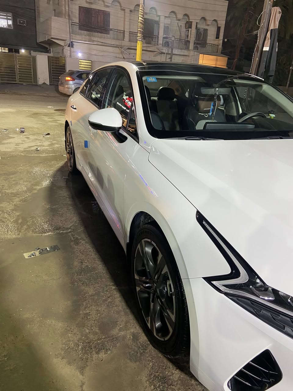 السلام عليكم
كيا k5 موديل 21 استلام 23 

السياره فول مواصفات للاخير

بصمه

فتحه

ترحيب ذكي

حساس صندوك

قطعتين تبريد 

ماشيه50 رقم بغداد 

السياره كل صيانتها بالشركه وبعدها بالضمان لحد 2027

السياره بيها ملاحظات وطخات بسيطه كلش بدون صبغ 

سعرها 210

مكاني بغداد العامرية ***********
