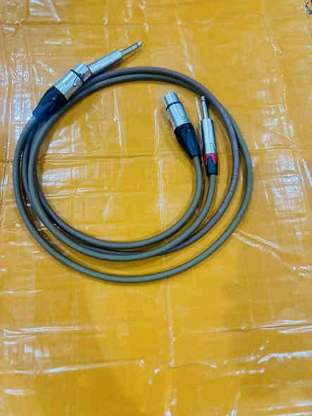 فيشة xlr
نثيه +طلقه بنانه
فحل +طلقه بنانه
الطول 1 متر 
السعر 10 الاف
يوجد توصيل جميع المحافضات
***********
