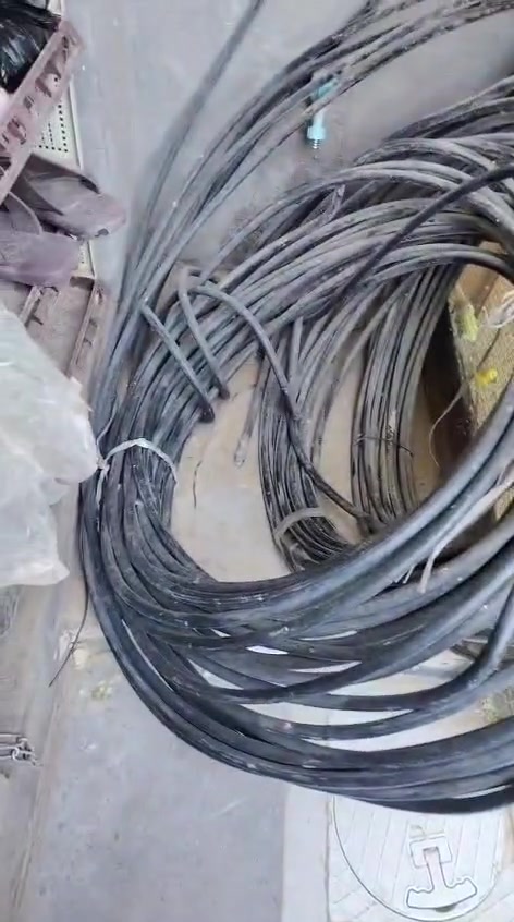 السلام عليكم ضفيره خطين كهرباء رئيسي فافون الطول تقريبا 40 متر سعر المتر 8 مكاني بالحله الشراي يجي خاص


**إذا كنت صاحب هذا الإعلان وتريد حذفه لأي سبب، رجاءا أرسل رسالة إلى الدعم الفني**