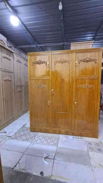 السلام عليكم انه صباغ واشد غرف واصلح غرف بيبان واهذ شغلي واهذ رقمي *********** ابوحسن حت اذغرفه مصبوغ صاج نصبغ ابيض حراري وعدنه سيارة تنقل الغراض من بيت البيت وشد غراف وفتح انه خادم
