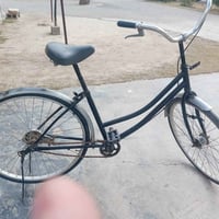 بايسكلات • اسود نضيف • احمر يحتاج بريك