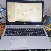 لاب توب • حاسوب محمول • كمبيوتر محمول • الكترونيات • حاسبة