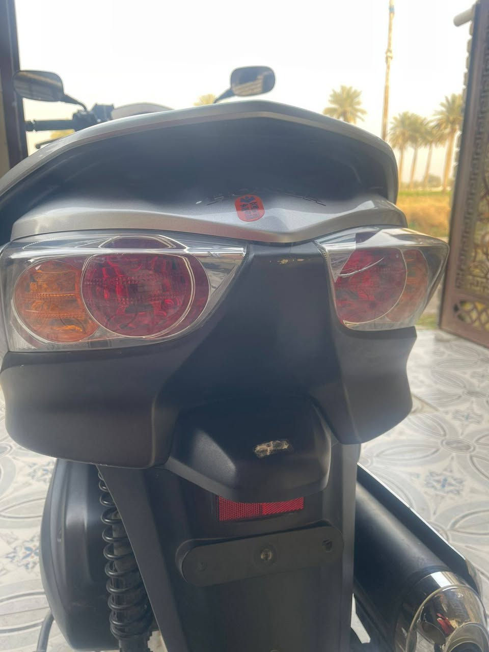 السلام عليكم ورحمة الله وبركاته
فورزا 010 
كير شغال 4 تحويلات و 7 نمر 
منضومه زينون كامله عليها
ABS امامي خلفي مزدوج
بصمه + اسويج 
عليه ادامه كاملة 
مكينه خير من الله ما مفتوحه
شلعه ومعدل خير من الله
كهربائيات كلها شغاله
كفرات نضافة 85 %
نازله رمبة شهر التاسع من معرض تبارك 
العنوان/ بغداد حي القاهرة
السعر  ١٣ ورقة وبيها مجال قليل حك الجيه للطيبين
للاستفسار اكثر
 ***********
