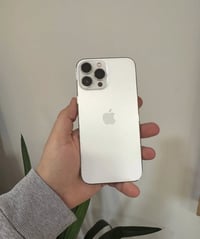 آيفون 13 برو ماكس  للبيع💸  ذاكره 256  بطاريه 85 🔋  ملاحضه: الجهاز جداً...