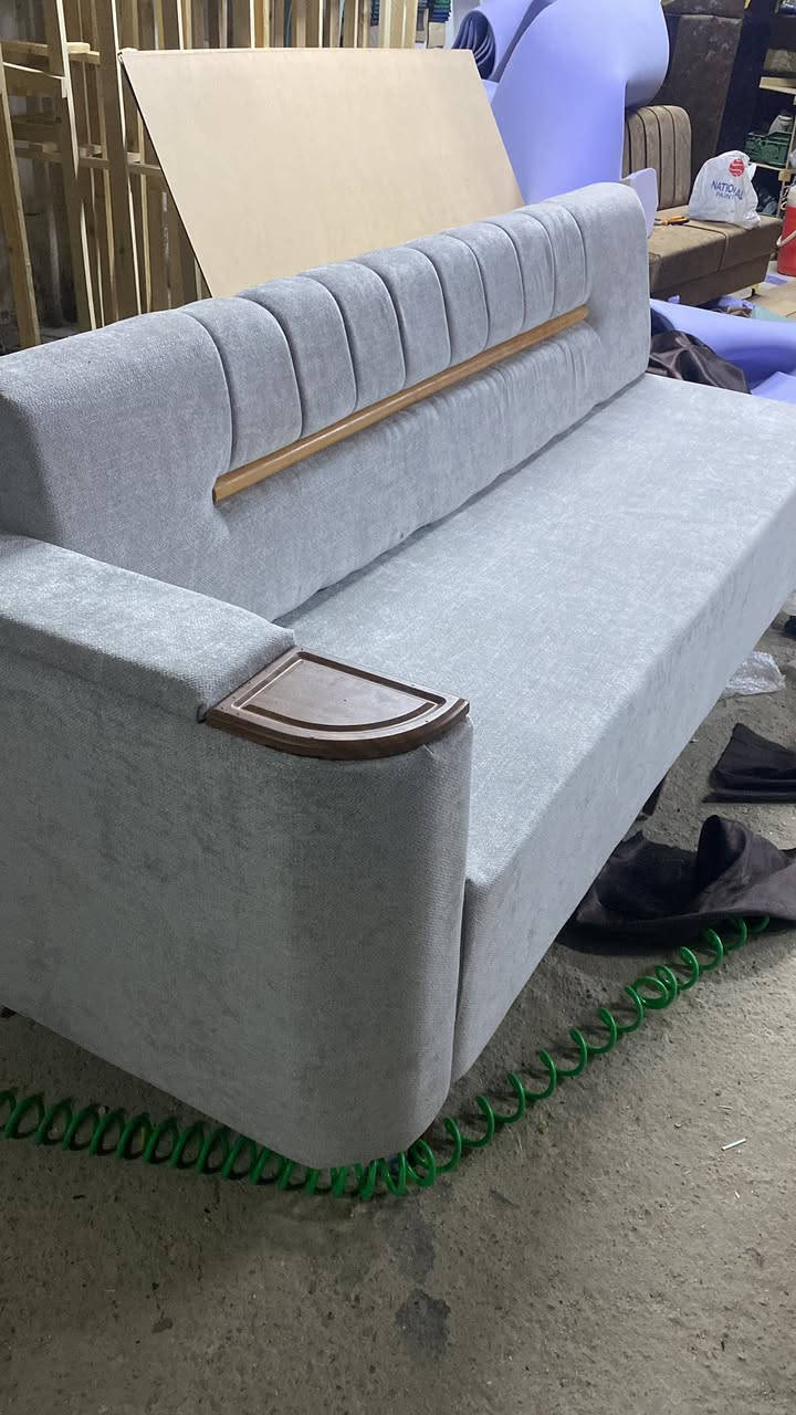 معمل جوهرة العرب للأثاث المنزلي 
للتخامه والدواوين
حيث تلتقي الفخامة مع الإتقان
نقدّم لكم أرقى تصاميم الأثاث 
المنزلي والدواوين
بلمسات حرفية عالية، 
وخامات مختارة بعناية
تنفيذ خاص حسب ذوقكم… لأن التميّز لا يُقلَّد
جوهرة العرب… 
عنوان الذوق الرفيع والفخامة الدائمه 
📍 العنوان: السماوة – قضاء الخضر
***********
اتصال +واتساب
