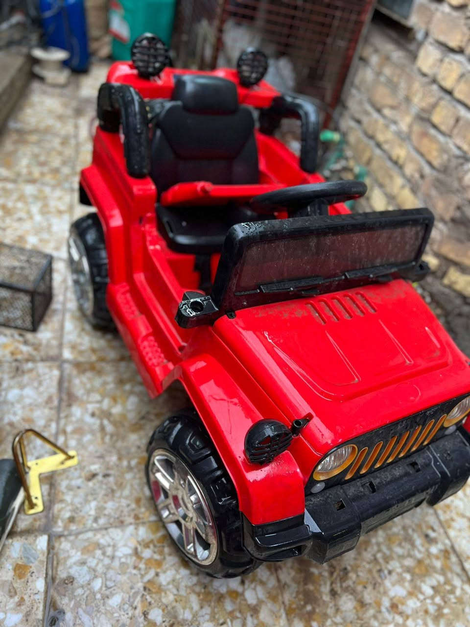 سلام عليكم غراض عندي سياره سعرهه 30 الف الكراسي سعرهن 35 مكاني بغداد *********** بي واتساب
