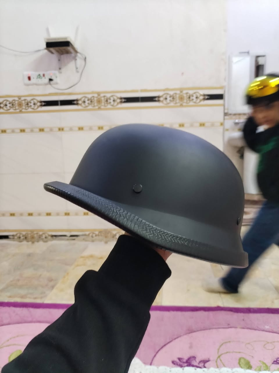 خوذة كلاسك جديده ما مستخدمه
نظارات جلاتين مريحة جدا بالبس 3 الوان ضد الايت العالي والفلاش
مكاني بغداد العبيدي واعتذر توصيل ماعندي
السعر 70 الف ثنينهن رقم الهاتف ***********
