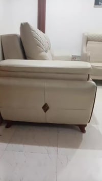 أغراض منزلية • كنب • تواصل