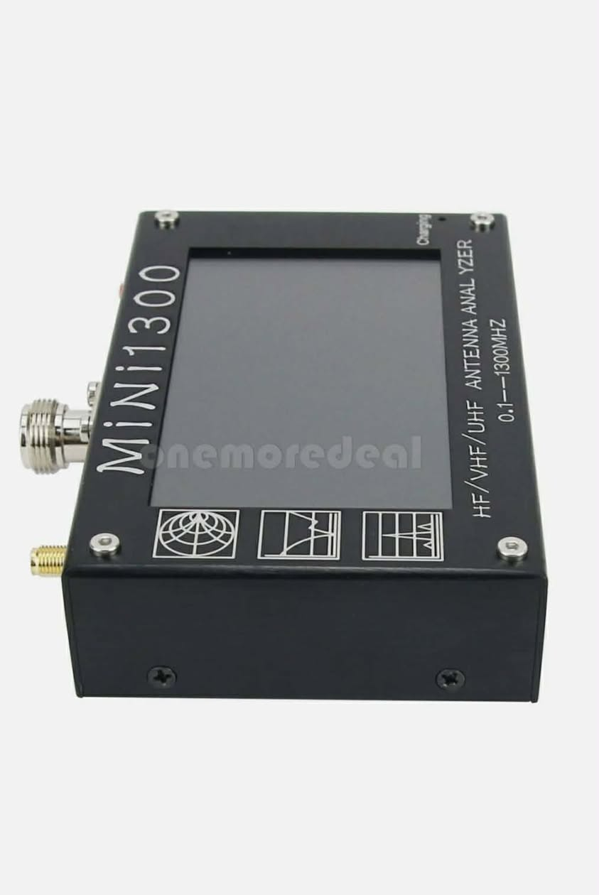 السلام عليكم .. للبيع لاعلى سعر

هذا الجهاز هو Mini1300، وهو جهاز تحليل هوائيات (Antenna Analyzer) محمول مصمم للهواة والمحترفين.  الميزات والمواصفات الرئيسية: نطاق التردد: يغطي ترددات من 0.1 إلى 1300 ميجاهرتز، مما يجعله مناسباً لنطاقات HF، VHF، و UHF.  شاشة عرض: يتميز بشاشة لمس ملونة مقاس 4.3 بوصة لعرض البيانات.  طرق القياس: يدعم قياسات النقطة الواحدة، والمسح الترددي (Sweep)، ووضع قياس الوقت (TDR).  المعلمات: يقيس نسبة موجة الجهد الواقفة (SWR)، والمعاوقة (Impedance)، وفقدان العودة (Return Loss).  الطاقة: يعمل ببطارية داخلية قابلة لإعادة الشحن عبر USB.


**إذا كنت صاحب هذا الإعلان وتريد حذفه لأي سبب، رجاءا أرسل رسالة إلى الدعم الفني**