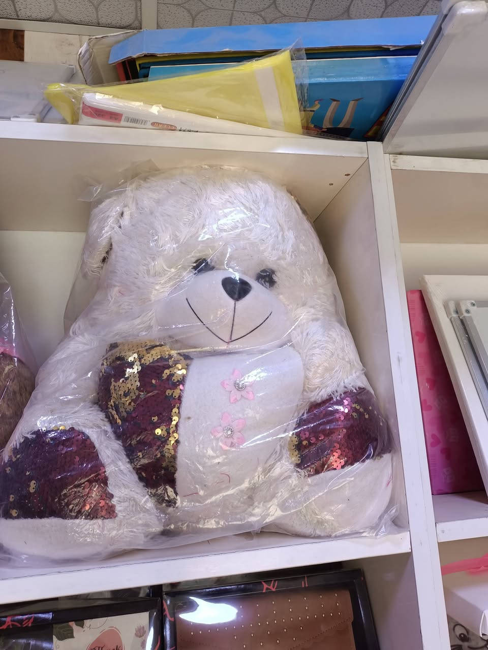 الهدايا ويانا غير تحطيم الاسعار بس يمنه وبس مكتبة الانوار الراعي الرسمي للاناقة
عنوانه بعقوبة التحرير مجاور مول ماريا و مطعم حيدر كركر
*********** خدمه التوصيل متوفرة ايضا 
تلي hsyna96
