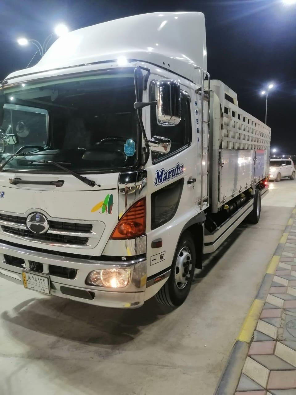 سلام عليكم للبيع هينو شيطان 
موديل 2006اصل مداور ثاني يوم 
مكينه 80فول عادي تخم تاير المامي 17ونص 
والخلفي 19ونص سياره كفاله عامه شرط س
اني مكلف بل نشر هاذه رقم صاحب السياره ***********
