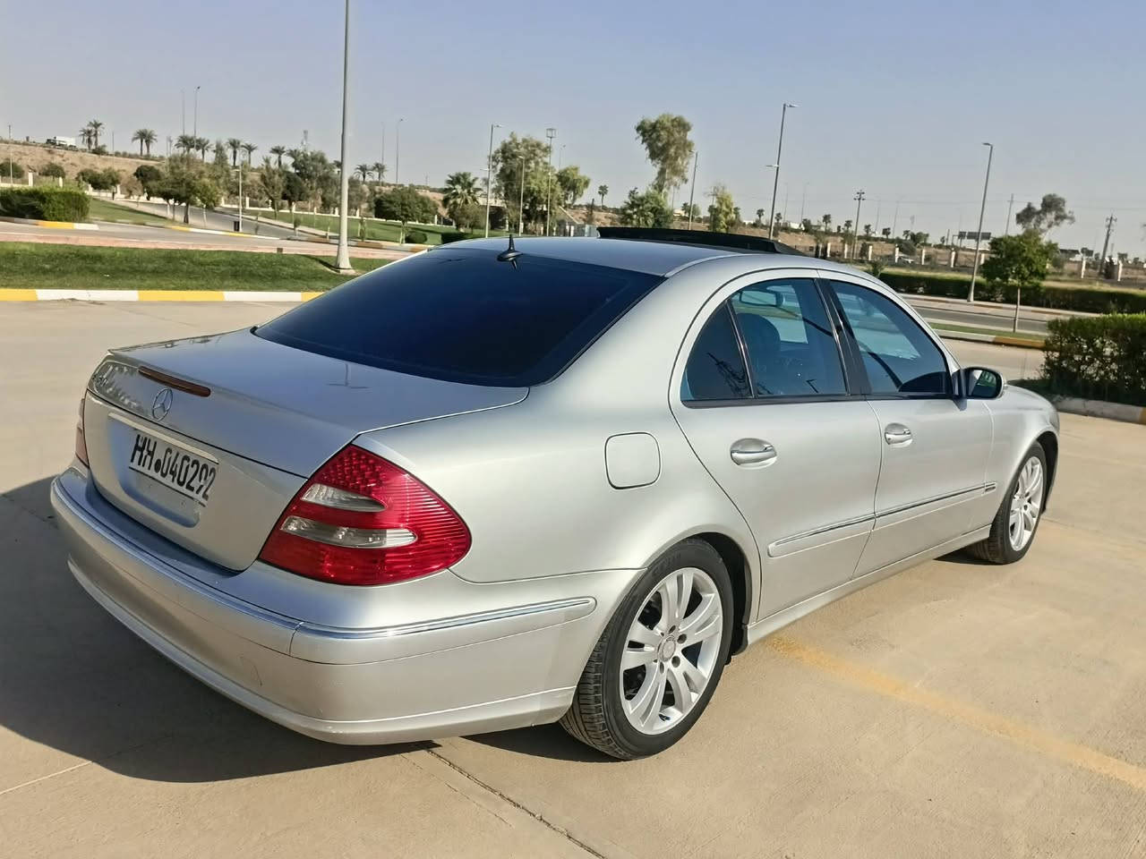 ئی کلاس مە کینە 350 ئافانگارد شە ش بستن مودیل 2006
قە بات مواسە فات سیارە کە لوک لوکە بە شە رتی گیر و مە کینە و تە بریدو تە قە و رە قە و کارە بای ئە ی فروشم تا زە تاخم بنجی شە ریکی بو بە ستراوە دە بوی گوردراوە ئە ی بی ئیسی شە ریکی بۆ بە سراوە کامل مسروف کراوە سیارە کە سبیری دانە بە زیوە زووور خاوینە مالی دوستە سیارە بی براوە یە سبوخ عام و عیزام نە بیت سیارە کە بی لیدراوە هیج قە ب و قوب و شوختیکی نییە بە شە رتی ئە وە کە بینیت لە رسمە کان جوانتر بیت سیارە کە منە فیسی لە گە لە گوشین هیتە ر وە گوشین کارە بای وە گوشین خە زنە بالیف کارە بای شە ش سیدی بوکسە ئاوینە کارە بای و هیتە رە بە ردە کارە بای تحدیل سورعە سیارە کە فول فولە مالی دوستە  
شوین هە ولیر 
ز.م ***********
سحری ۷٥ وە رە قە و مجال
